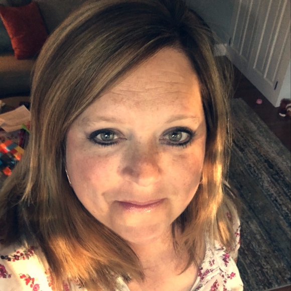 Meet your Posher, Heather - Picture 1 of 1